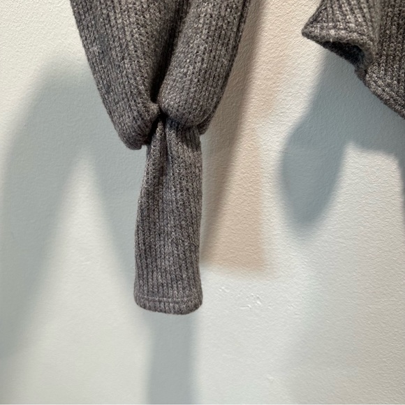 Akira Ribbed Puff Long Sleeve Mock Neck Gray Knit Bodysuit Women’s size S - Picture 2 of 8